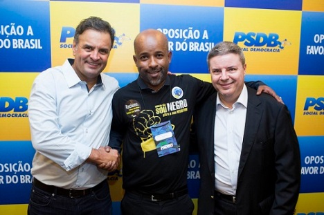 Aécio enaltece papel do PSDB como oposição em Minas